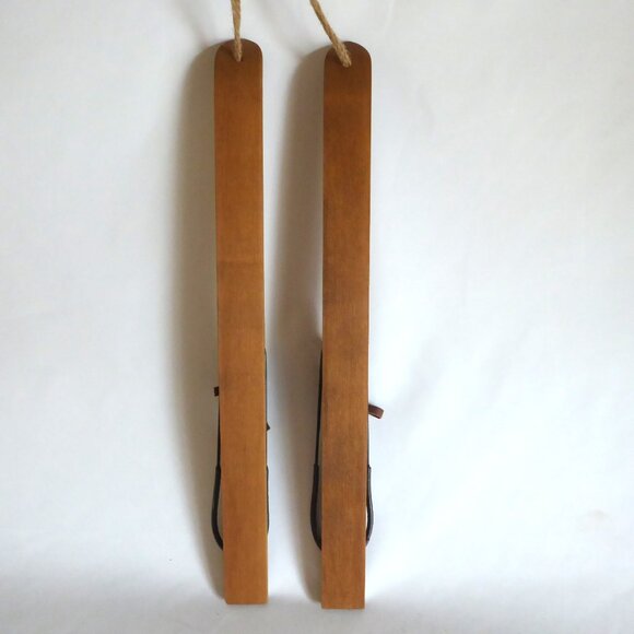 NEW 30” ELF SKI ORNAMENT WINTER HOLIDAY CHRISTMAS ANTIQUE WOOD DECOR PAIR - Picture 9 of 12